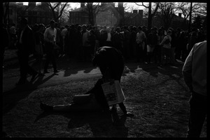 Crowd on Cambridge Common: couple and gathering crowd