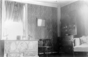 John Hicks House, 64 Dunster St., Cambridge, Mass., Bedroom.