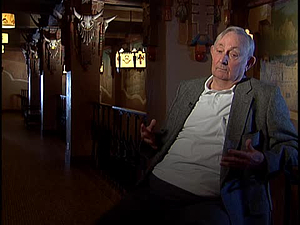 ¡Colores!; Interview with Tony Hillerman, 2