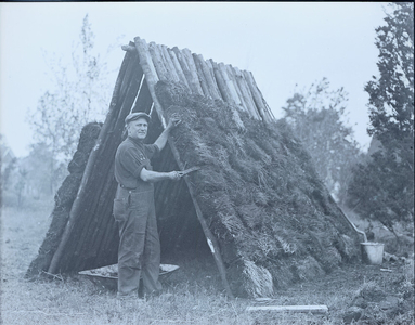 Roof thatching, Pioneer Village, Salem, Mass., June 1930