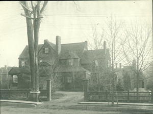 Exterior view of the William E. Russell House, Cambridge, Mass., undated