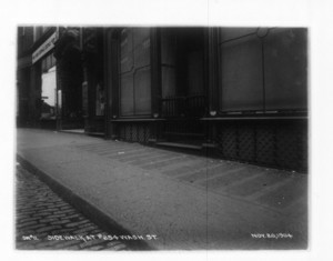 Sidewalk at #254 Washington St., Boston, Mass., November 20, 1904