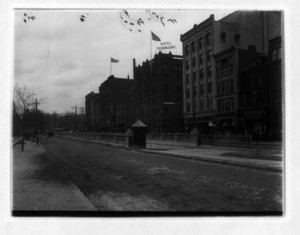 Incline in front of Hotel Thorndike, side view, sec. 5, Boylston Street, Boston, Mass., 1914
