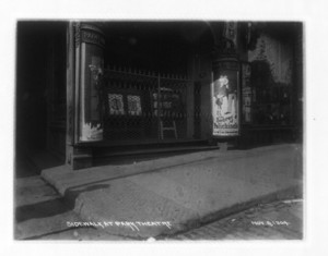 Sidewalk at Park Theatre, 619 Washington St., Boston, Mass., November 6, 1904