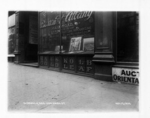 Sidewalk at 364-366 Washington St., east side, Boston, Mass., November 13, 1904