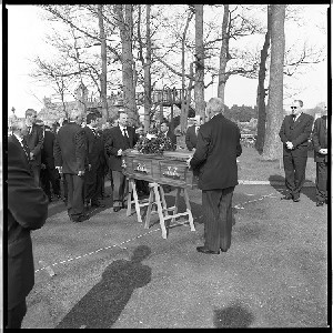 Funeral of Harold Gracey, who was the leading Orangeman during the years of the Drumcree, Co. Armagh protests, including scenes from the time the funeral left the house until it arrived at the church
