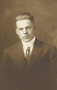 Class of 1910 unidentified man