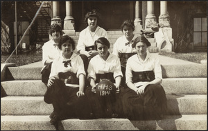 Howard High School 1914 girls basketball team