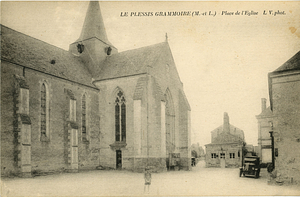 Postcard: Le Plessis Grammoire - Place de l'Eylise
