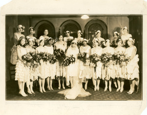 Yolande Du Bois with bridesmaids on her wedding day