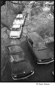 Ram Dass retreat at David McClelland's: cars lined up in driveway