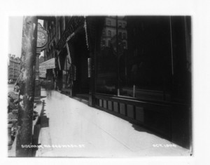 Sidewalk no.646 Washington St., Boston, Mass., October 1904