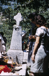Offering at Labuništa churchyard
