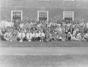Class of 1926 pose for 25th reunion