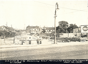 Southerly busway wall forms between Geneva Avenue and Freeman Street