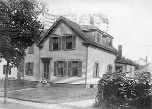 [Unidentified old house, Wakefield, Mass.]