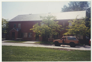 Kakley Graduate Annex (2001)