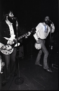 Beach Boys at Boston College: Carl Wilson (l) with Mike Love