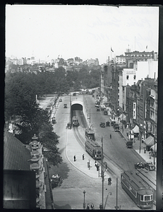 Boylston Street subway entrance at the Public Garden