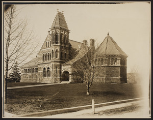 Exterior view of the Winn Memorial Library, Woburn, Mass., undated