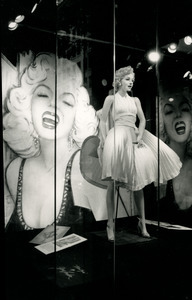 Marilyn Monroe store window, New York City