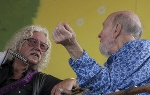 Arlo Guthrie and Pete Seeger talking at the Clearwater Festival