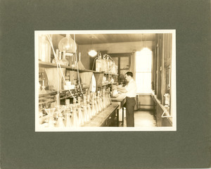 West Experiment Station Room 12 (laboratory), Massachusetts Agricultural College