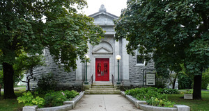 Belding Memorial Library: front entrance