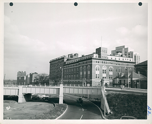 Massachusetts Eye and Ear Infirmery in center. Sheriff's house on right. Philips House of Massachusetts General Hospital at left center