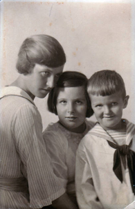 Marie, Katherine & Joanne Barry