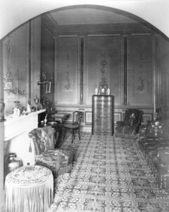 Interior view of the Gardner Brewer House, sitting room, 29 Beacon St., Boston, Mass., undated