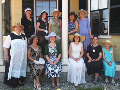 Antiquarian ladies on Hedge House porch (2016)