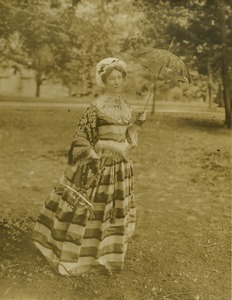 Cornelia Chapin Moodey at Daughters of the American Revolution Pageant