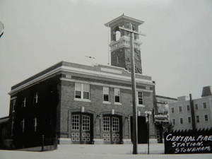 Postcard: Stoneham Fire-Police Station and west fa�ade