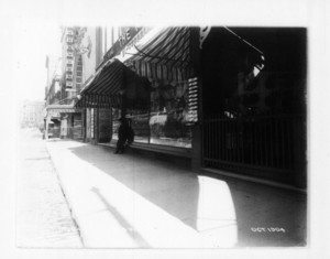 Sidewalk 696-698 Washington St., Boston, Mass., October 1904