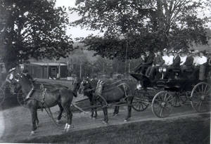 Carriage to Class Picnic (1903)