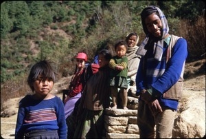 Family on trail to Shivalaya, Everest trek