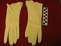 Woman's White Leather Gloves
