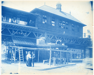 Building canopy over entrance to Thompson Square Station