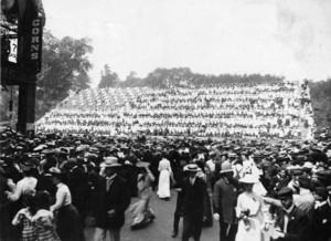 Living tableau of the American Flag with forty-five stars, Boston Common, Aug. 16, 1904