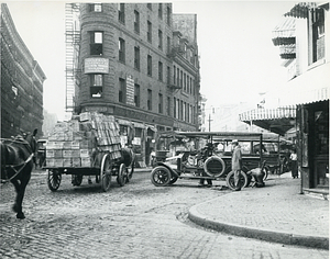 Dock Square, Faneuil Hall