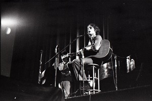 Livingston Taylor in concert: Taylor (acoustic guitar and vocals) and Walter Robinson (acoustic bass)