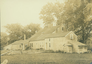 Exterior rear view of the Richardson House, Winchester, Mass., undated