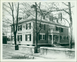 Exterior view of Mr. John Brooks house, Cambridge, Mass., undated