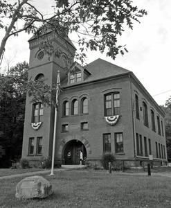 Tyler Memorial Library: front view of the library