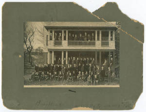 Class of 1901 in front of Gladden Boathouse