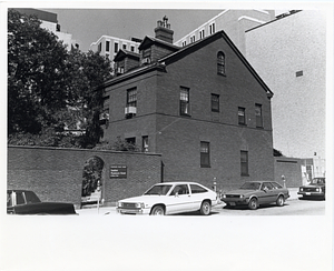 Massachusetts General Hospital Resident Physician's House