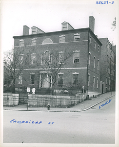 Harrison Gray Otis House at the corner of Lynde and Cambridge Street