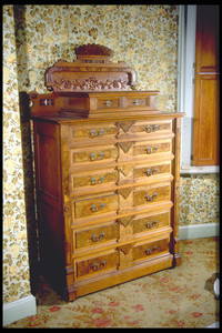 Chest of drawers