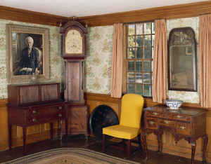 Interior view of a parlor, Winslow Crocker House, Yarmouth Port, Mass.